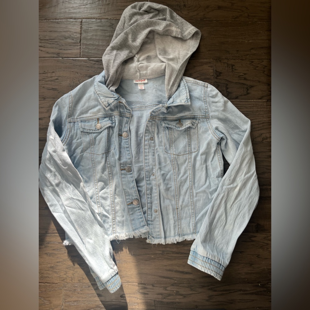 Girls’ Light Wash Hooded Denim Jacket